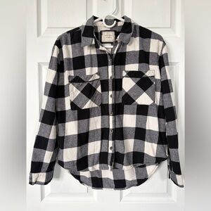 Forever 21 Black and White Buffalo Plaid Flannel Shirt (Size S)